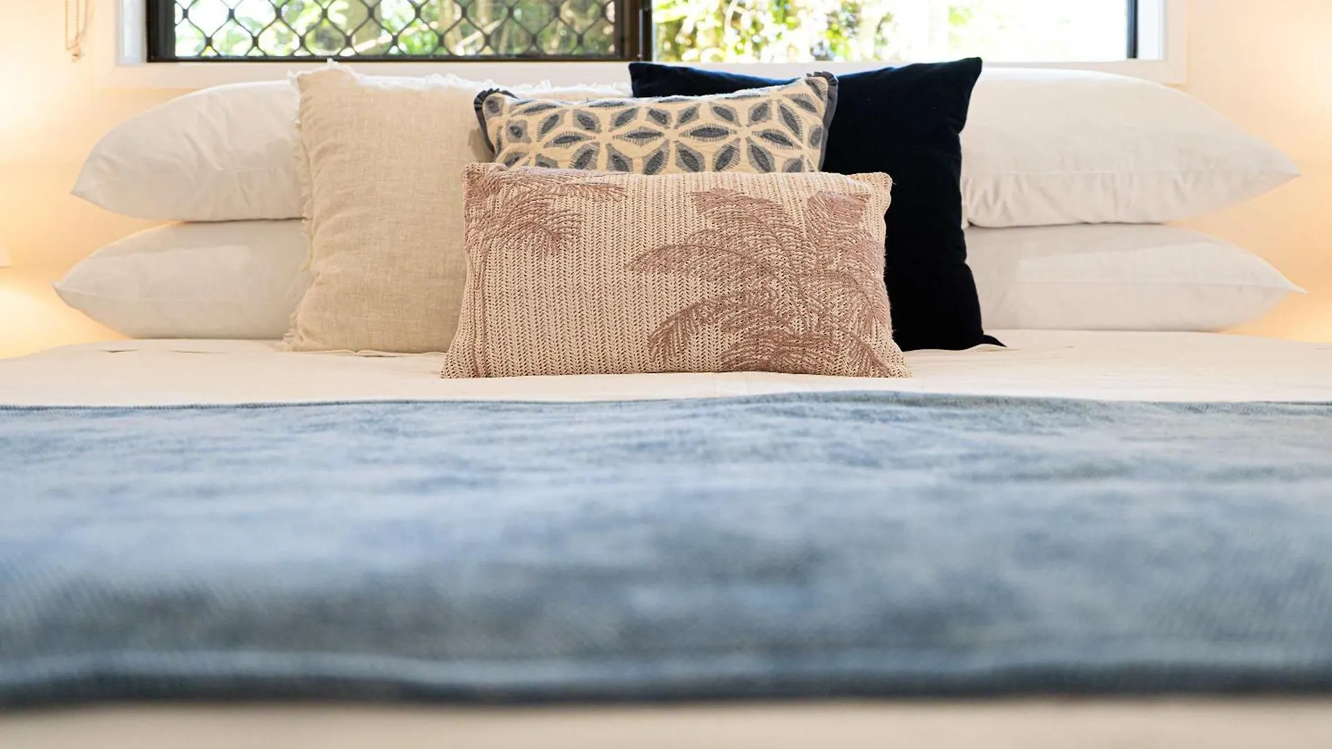 Liana One Coastal Mission Vibe One Bedroom Mission Beach Australia